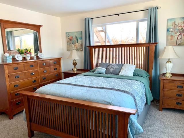 Falcon'S Nest Bed And Breakfast Талкитна Екстериор снимка