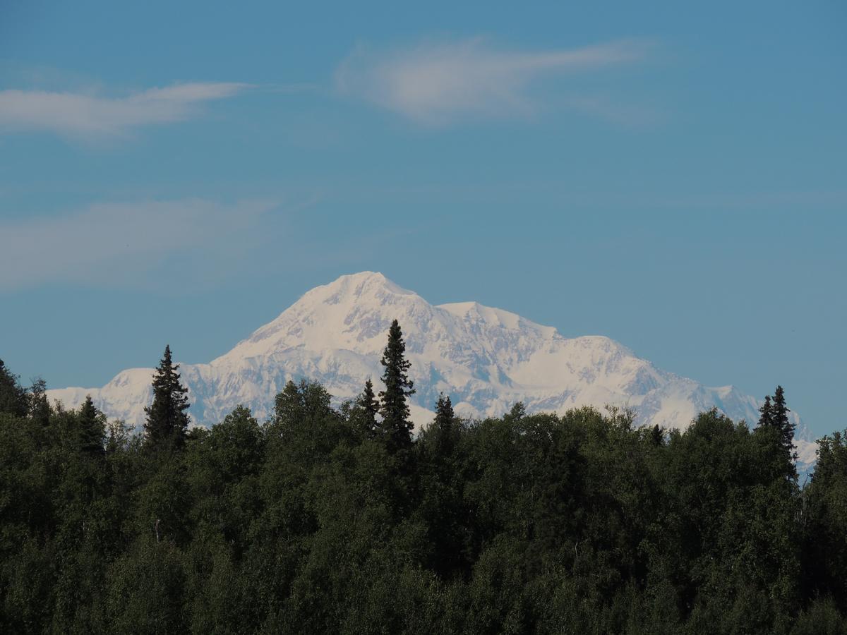 Falcon'S Nest Bed And Breakfast Талкитна Екстериор снимка